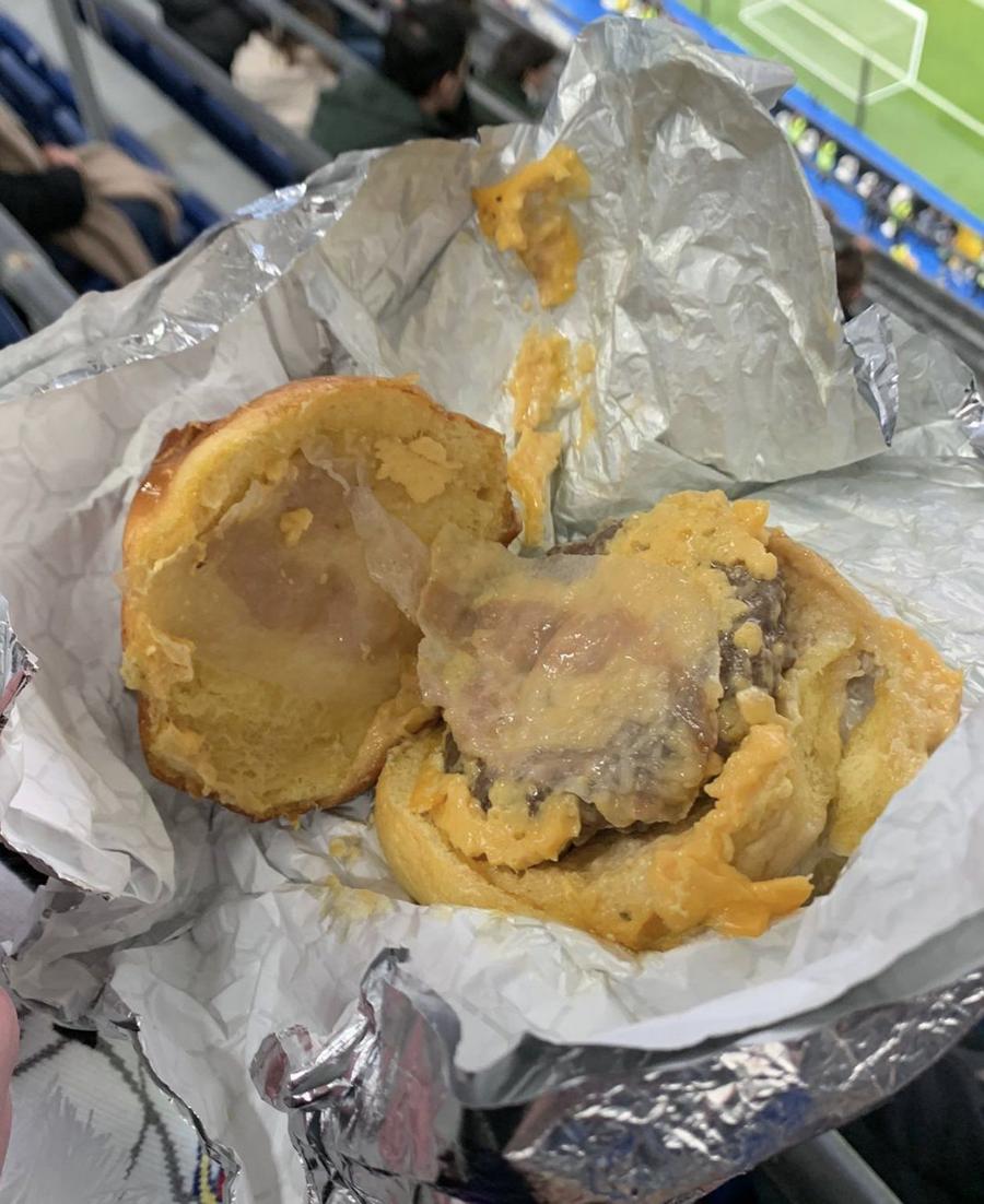 Imaginea cu hamburgerii comercializați pe stadionul lui Real Madrid face înconjurul lumii » „Au început să strângă bani pentru Mbappe”