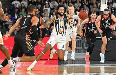 U-BT - London Lions 79 - 91 » Final în campania istorică de Eurocup. Campioana României a luptat într-o Polivalentă arhiplină, dar a fost eliminată