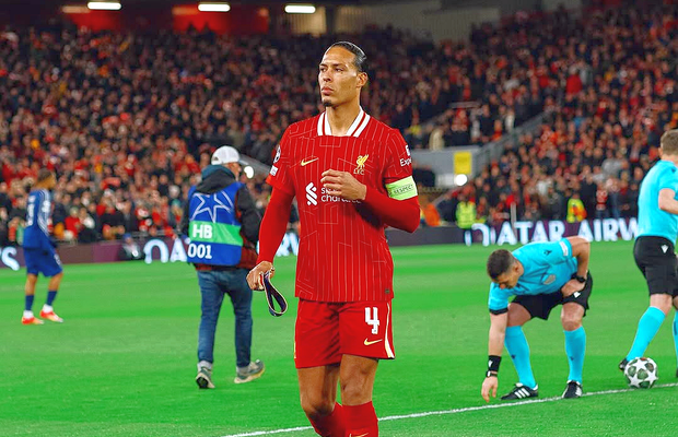 Replica lui Van Dijk, după ce a fost surprins discutând cu șefii lui PSG: „Dacă cineva spune că știe, minte cu nerușinare”