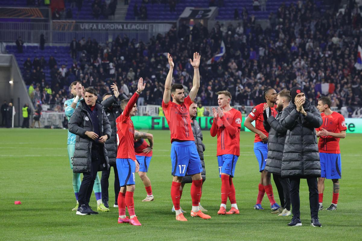 Imagini de la finalul meciului Lyon - FCSB