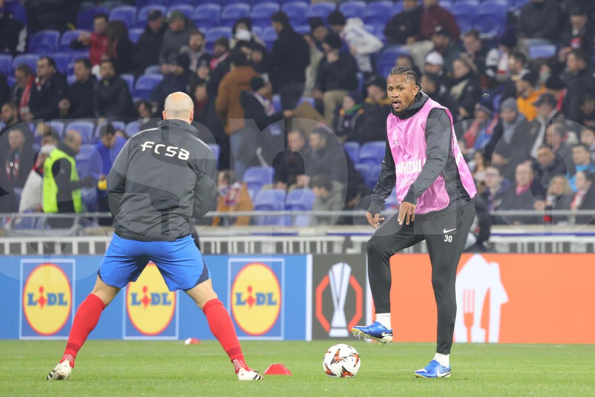 Lyon - FCSB, imagini de la încălzire