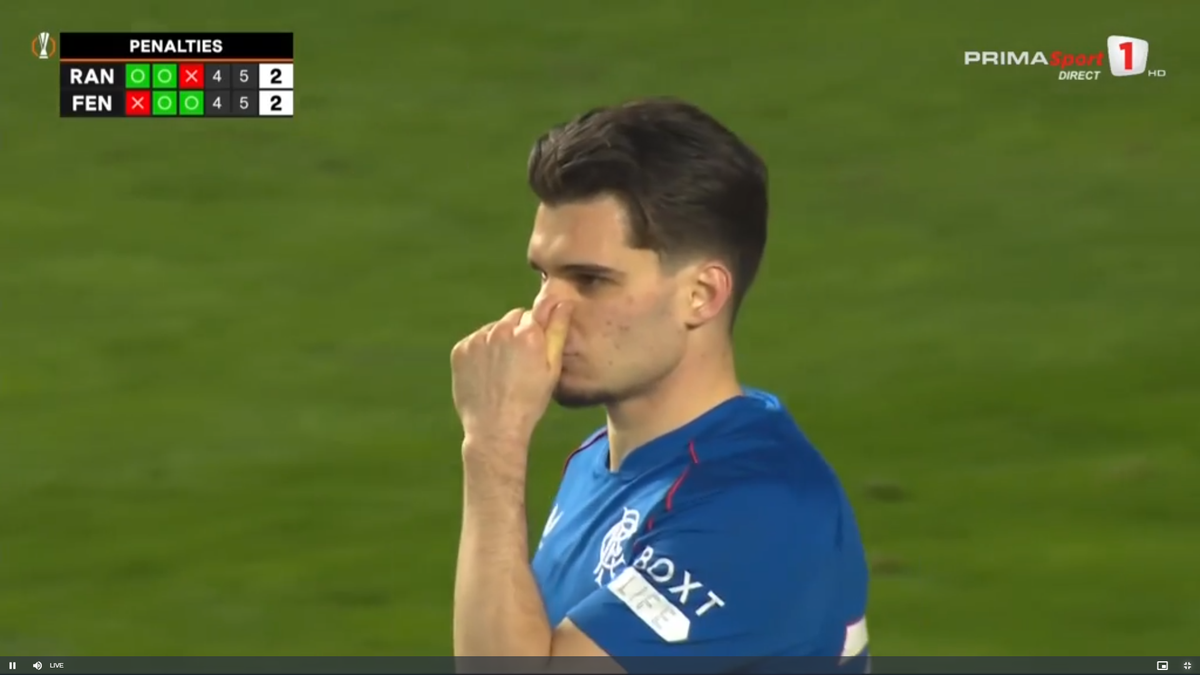 Corigent! Ianis Hagi, note de 3, 4 și 5 în presa internațională după penalty-ul ratat în Rangers - Fenerbahce