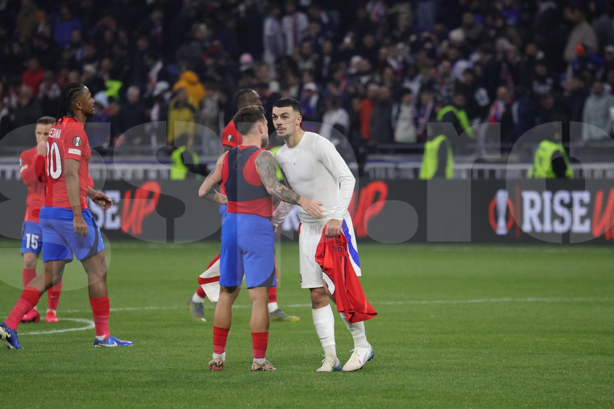 Nu s-a văzut la TV! Au început să cânte imnul național chiar în timpul meciului Lyon - FCSB! Scutierii au avut de furcă + cum se vinde berea pe stadion în Franța