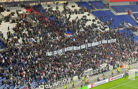 Ce „bătălii” poartă fanii lui Lyon » Mesajul afișat în peluză la meciul cu FCSB