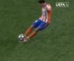 DOVADA VIDEO: Julian Alvarez a atins mingea cu ambele picioare!
