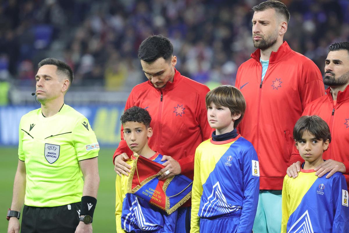 Gestul superb ratat de camerele TV la Lyon - FCSB! Adrian Șut, în centrul atenției