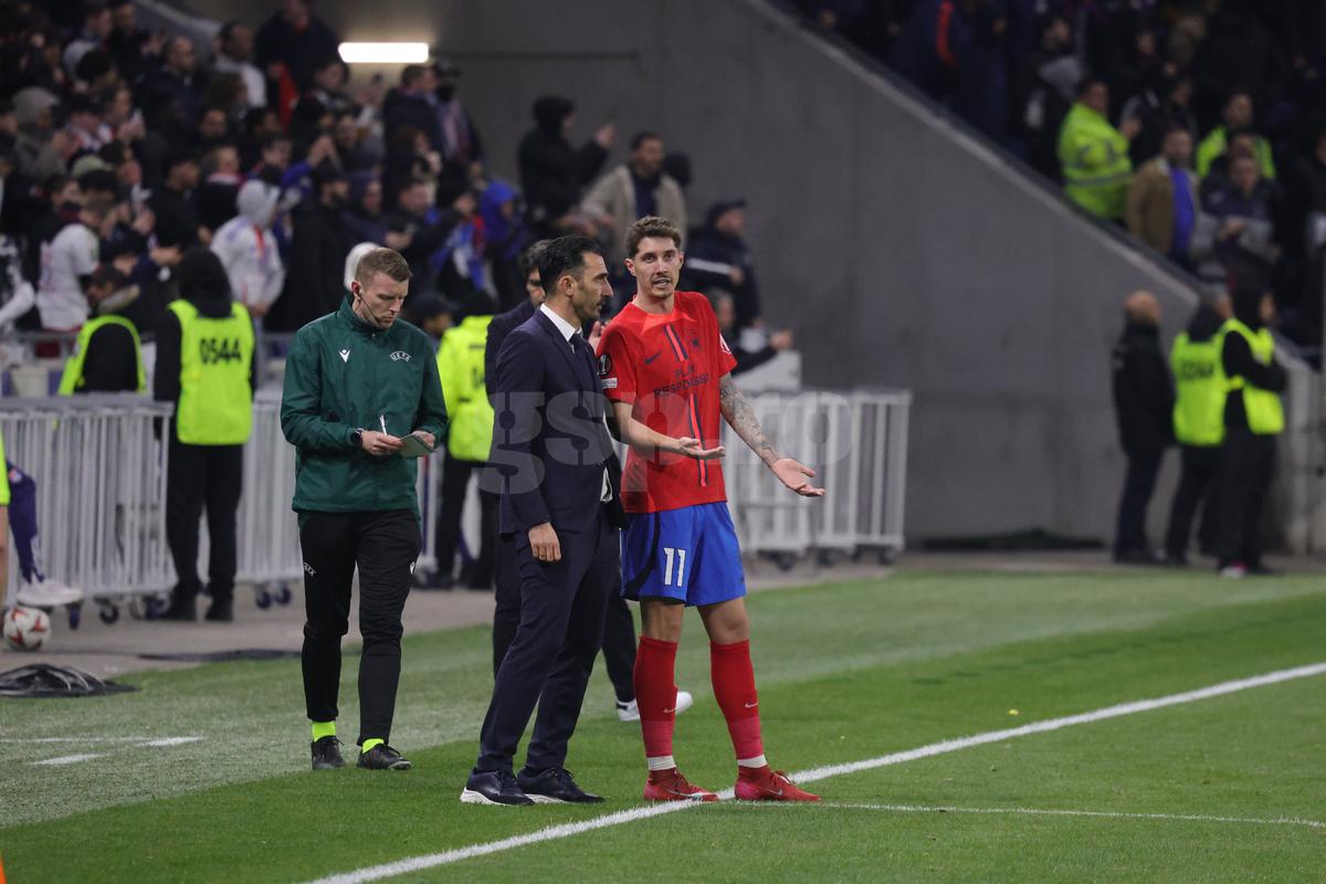 Imagini de la finalul meciului Lyon - FCSB