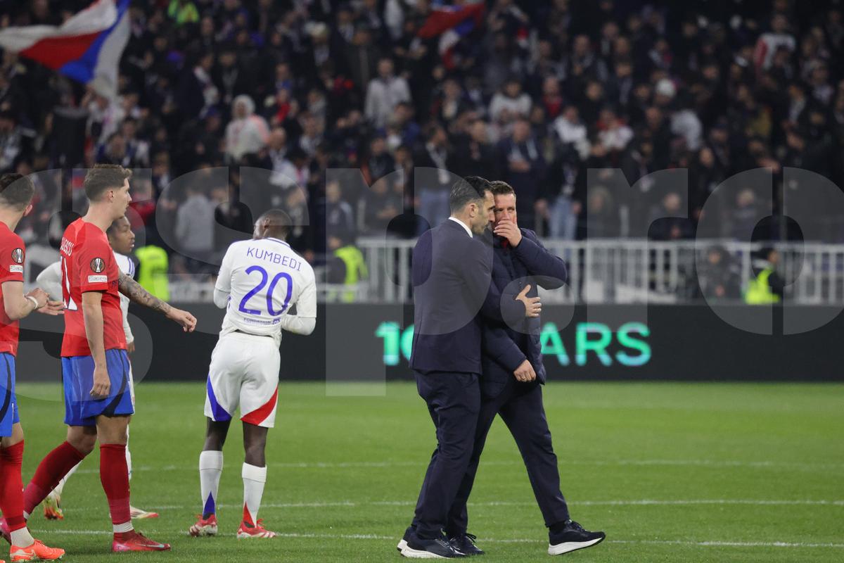 Nu s-a văzut la TV! Au început să cânte imnul național chiar în timpul meciului Lyon - FCSB! Scutierii au avut de furcă + cum se vinde berea pe stadion în Franța