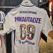 Imagini din interiorul magazinului oficial al lui Olympique Lyon / FOTO: Remus Dinu (Gazeta Sporturilor - GSP.ro)