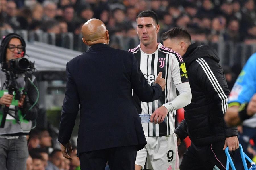 Dusan Vlahovic n-a apucat să joace decât 352 de minute sub comanda antrenorului Luciano Spalletti la Juventus / Foto: Imago Răsturnare de situație în cazul lui Dusan Vlahovic! » Atacantul sârb are oferta pe masă și șansa să fie titular