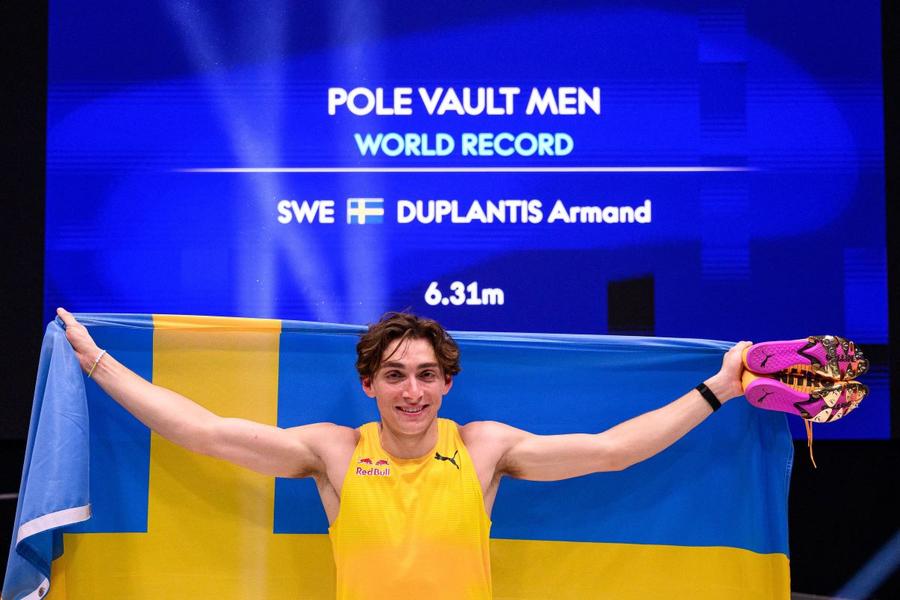 Armand Duplantis, nou record mondial la săritura cu prăjina, 6,31m Foto: Imago Images Armand Duplantis a bătut pentru a 15-a oară recordul mondial la săritura cu prăjina! » Cât a măsurat ultima lui performanță: „E ceva incredibil”