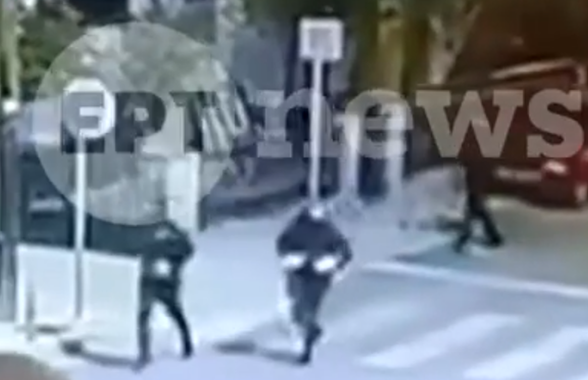 Imagini TULBURĂTOARE! Suporterul lui PAOK a fost ucis cu cuțitul în plină stradă