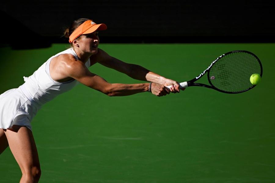 Elina Svitolina în acțiune la Indian Wells Foto: Imago Images Fostul număr 3 WTA câștigă în California, soțul are grijă de copil în Europa
