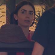 Lily Collins, surprinsă la meciul lui Alcaraz de la Indian Wells