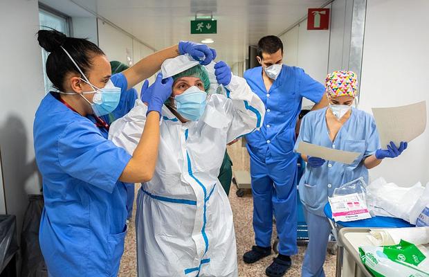COVID-19. Americanii au analizat ce urmează pentru România » Când ar fi vârful pandemiei și când s-ar înregistra ultimul deces