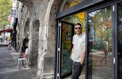 COVID-19 l-a lăsat fără afacere » Lukas Podolski, forțat să își închidă magazinul