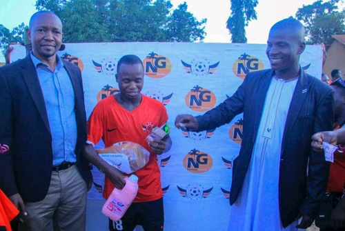 Un fotbalist din Uganda a fost răsplătit cu iaurt și pâine pentru faptul că a fost desemnat MVP (Omul Meciului).