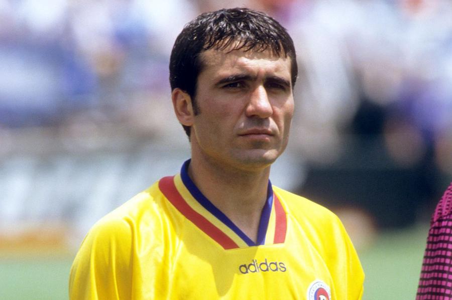 Gică Hagi // foto: Imago Images Cum stăm față de precedentele Europene? Detaliul care îl dă pe Ianis Hagi titular cu Ucraina + statistica în care Pușcaș e peste Cămătaru și Răducioiu
