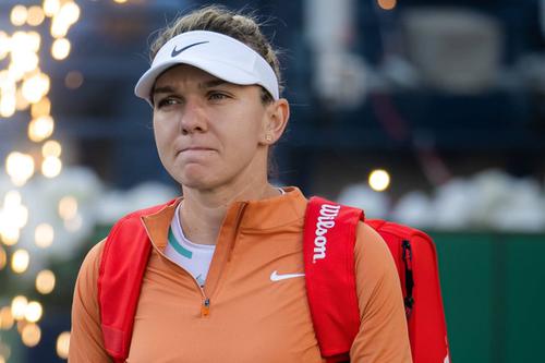 Simona Halep (31 de ani, 20 WTA) e conștientă că nu poate obține aceleași rezultate cu Patrick Mouratoglou (51 de ani) pe care antrenorul francez le-a avut cu Serena Williams (40 de ani, 243 WTA).