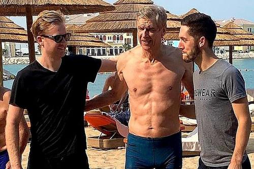 Arsene Wenger, fostul antrenor legendar al lui Arsenal, arată impecabil la 72 de ani.