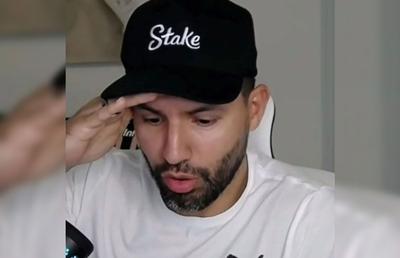 Aguero a primit un mesaj pe telefon în timp ce era într-un live: „Ce fac în situația asta? Nu știu ce trebuie să fac”