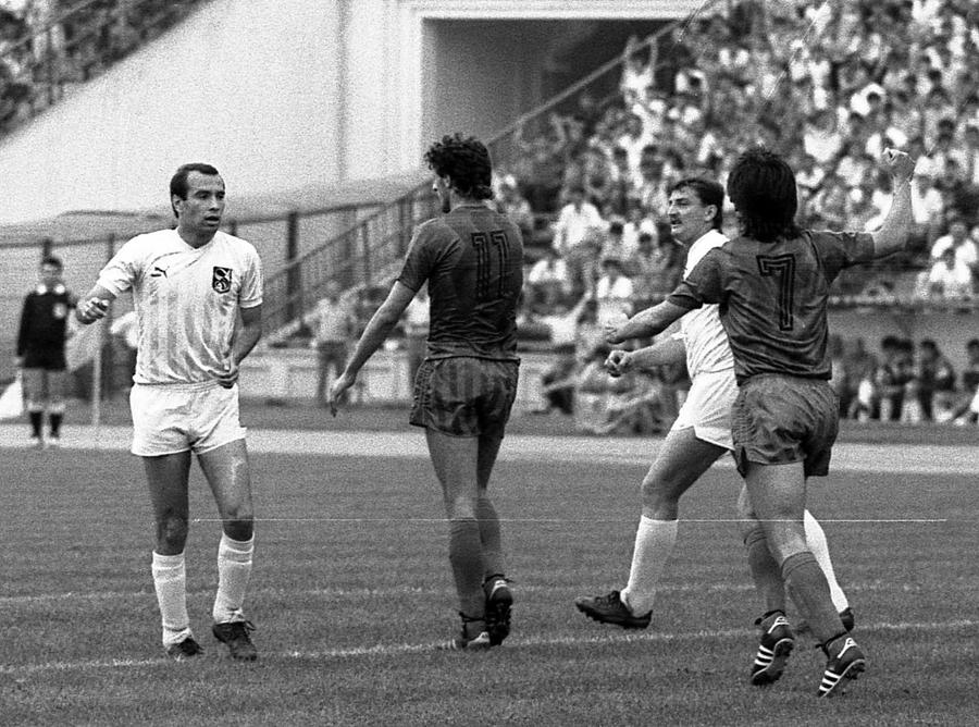„Când i-am dat o ușă-n cap ăluia de la Steaua, a văzut stele verzi!” » Cum încercau Steaua și Dinamo să racoleze jucătorii Științei