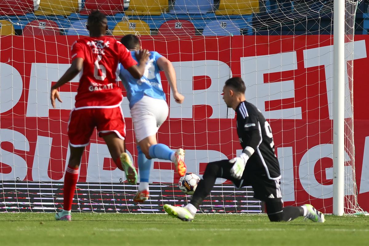 Strigătele fostului fotbalist aflat în tribune la Voluntari l-au scos din minți pe Dorinel Munteanu: „Asta e România”