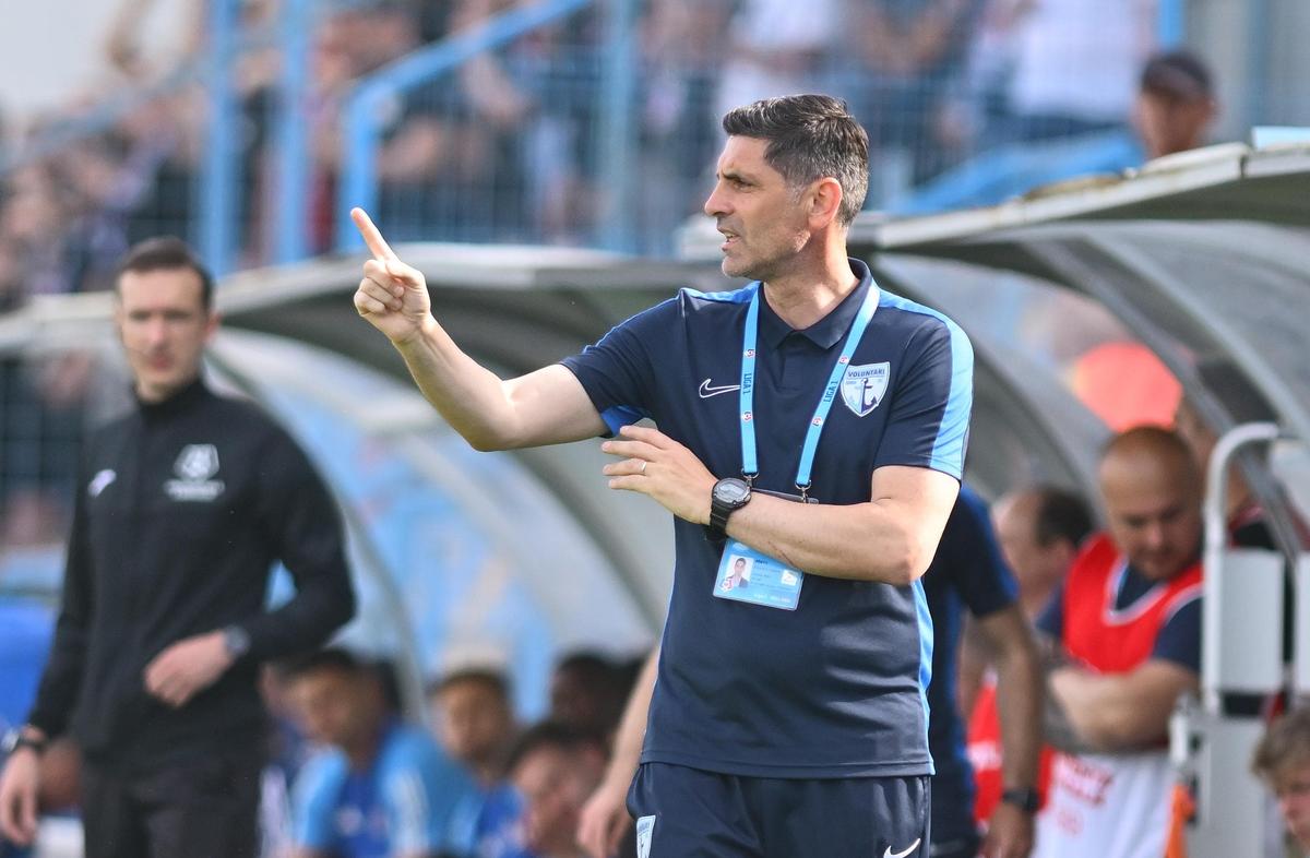Strigătele fostului fotbalist aflat în tribune la Voluntari l-au scos din minți pe Dorinel Munteanu: „Asta e România”