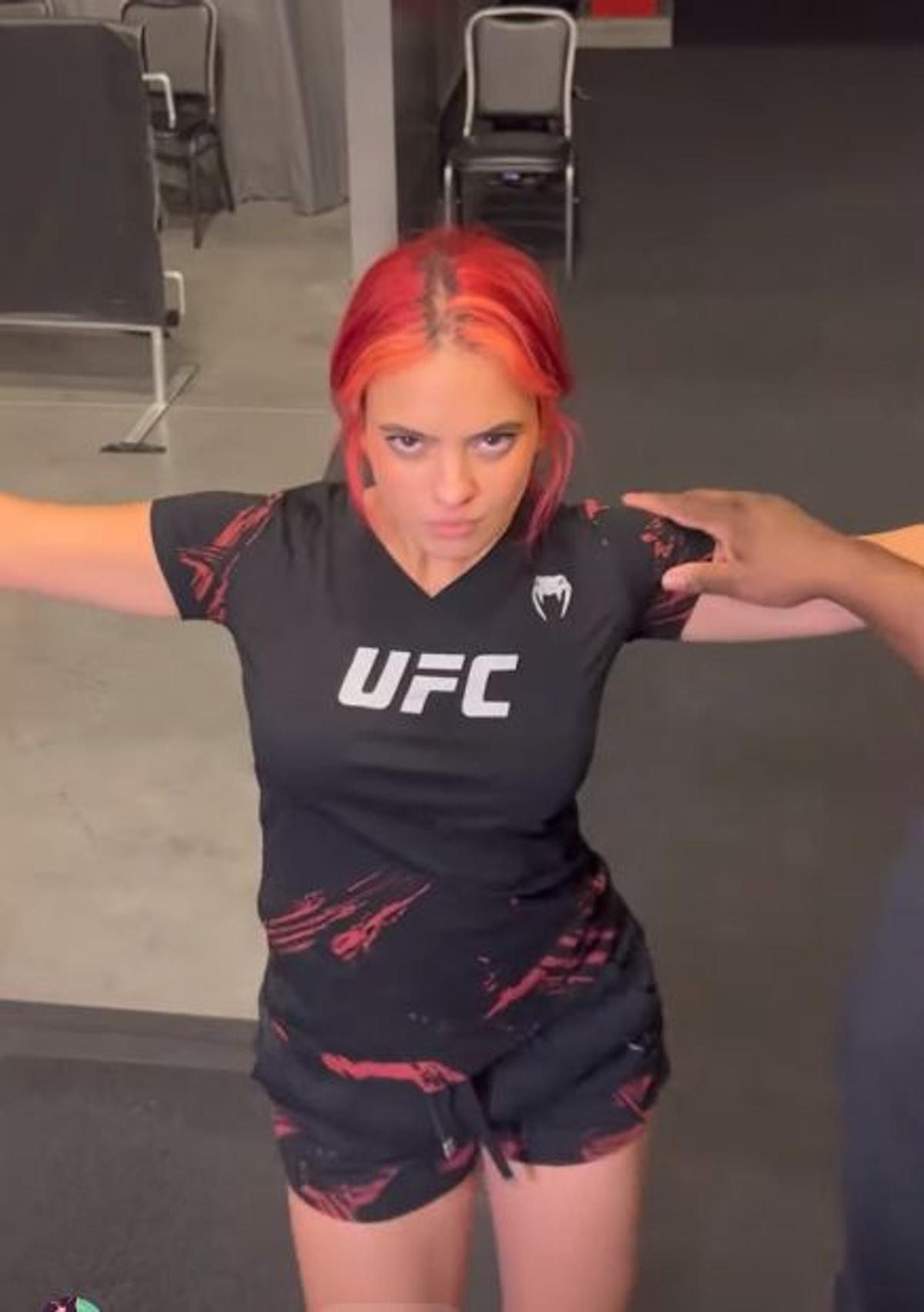 Speculații! Nina Drama, cel mai sexy reporter din UFC, ar fi „vinovată” pentru abandonul anului: Arman s-a retras înaintea luptei pentru centură