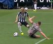 Micky van de Ven, pus în cap de două ori în prima repriză din Newcastle - Tottenham