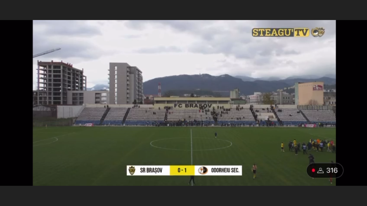 Scene uluitoare într-un meci de Liga 3 din România: fanii au pătruns pe teren și au bătut un jucător! Ce a scris arbitrul în raport: „Acesta a lovit cu brutalitate, cu pumnul”