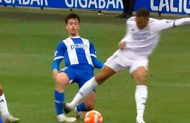Mbappe s-a dus să-i rupă piciorul! Alaves - Real Madrid 0-1, duel marcat de două intrări sălbatice