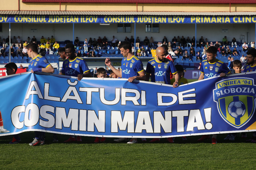 Unirea Slobozia a afișat un mesaj special pentru Cosmin Manta, înaintea meciului cu UTA. FOTO: Ionuț Iordache (GSP)