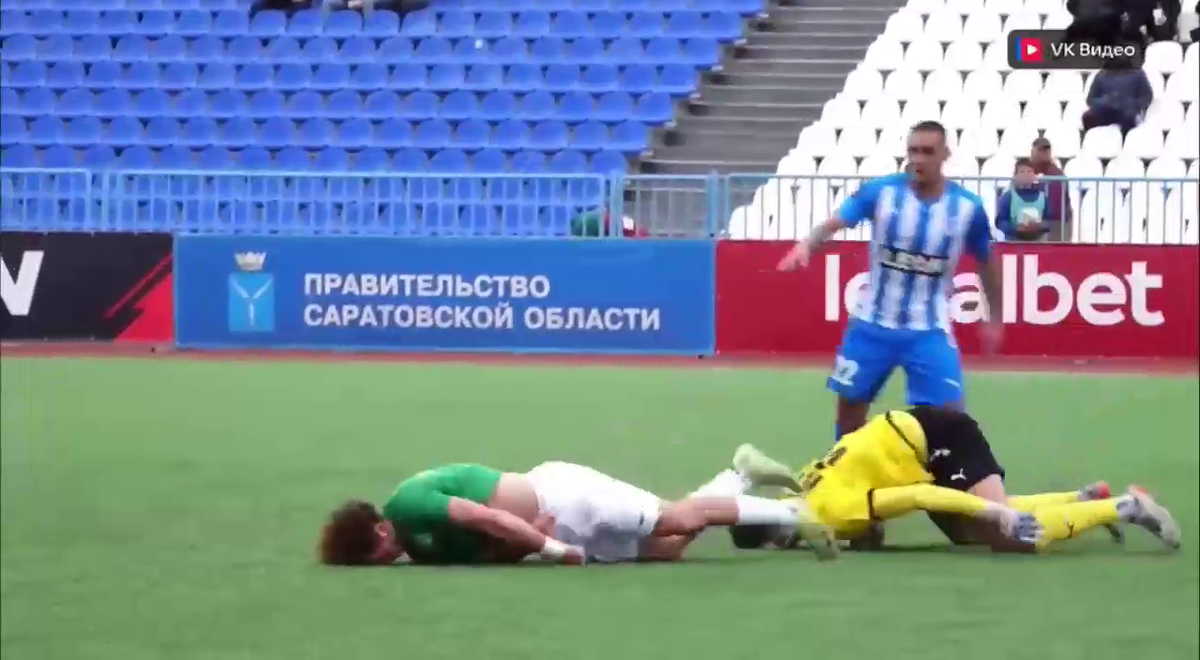 Cea mai brutală ciocnire între fotbaliști într-un meci FNL