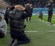 Sorin Cârțu cu mâinele în cap la finalul meciului dintre Craiova și FCSB, după ratarea uluitoare a lui Mora / foto: Captură TV