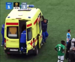 Cea mai brutală ciocnire între fotbaliști într-un meci din Rusia! Două ambulanțe au intrat pe teren, iar jucătorii au fost transportați de urgență la spital