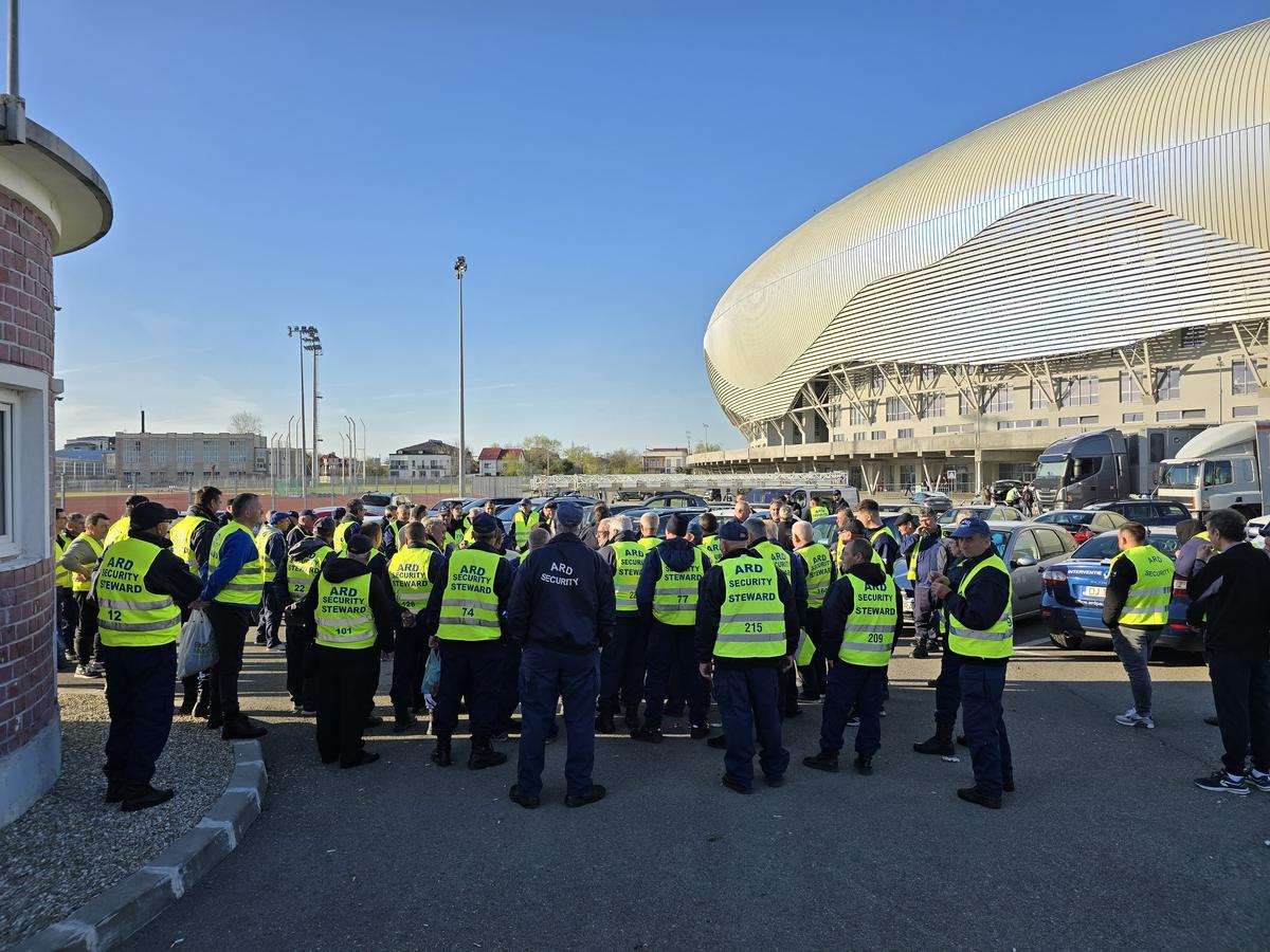FCSB evadează norocos cu un punct din Bănie. Craiova, superioară, a dat-o în bară la ultima fază! » Clasamentul în play-off după derby