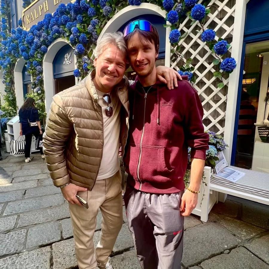 „Wow, ce imagine! De unde o aveți?!” » Florin Răducioiu, uimit de o fotografie rară din arhiva Gazetei Sporturilor