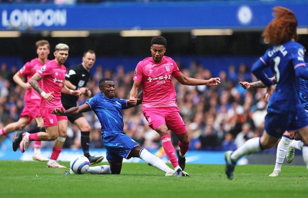 Ce luptă pentru Liga Campionilor în Premier League » Chelsea s-a făcut de râs cu o codașă + Tottenham a fost sac de box