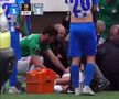 Cea mai brutală ciocnire între fotbaliști într-un meci din Rusia! Două ambulanțe au intrat pe teren, iar jucătorii au fost transportați de urgență la spital
