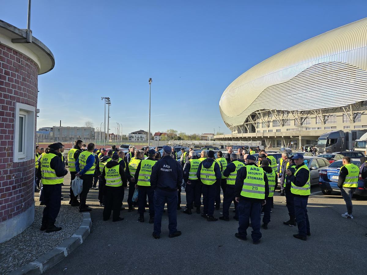 FCSB evadează norocos cu un punct din Bănie. Craiova, superioară, a dat-o în bară la ultima fază! » Clasamentul în play-off după derby