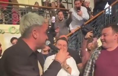 În ziua în care echipa lui juca în Superligă, decarul cânta manele cu Adi de la Vâlcea: „Te-am lansat, ai viitorul asigurat!”