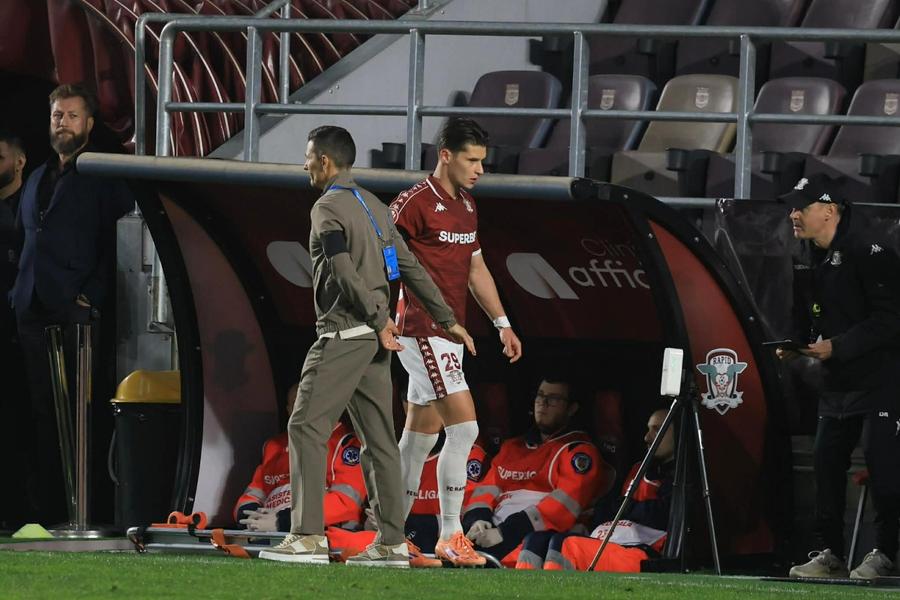 Alex Dobre, înlocuit în meciul cu FC Argeș / foto: Ionuț Iordache GSP Dănuț Lupu a numit antrenorul potrivit pentru Rapid: „I-aș da șansa să pregătească echipa”