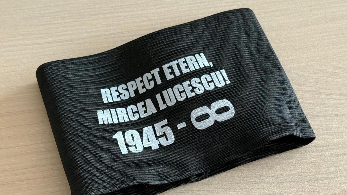 Scaunul lui Mircea Lucescu din loja de pe stadionul Giulești