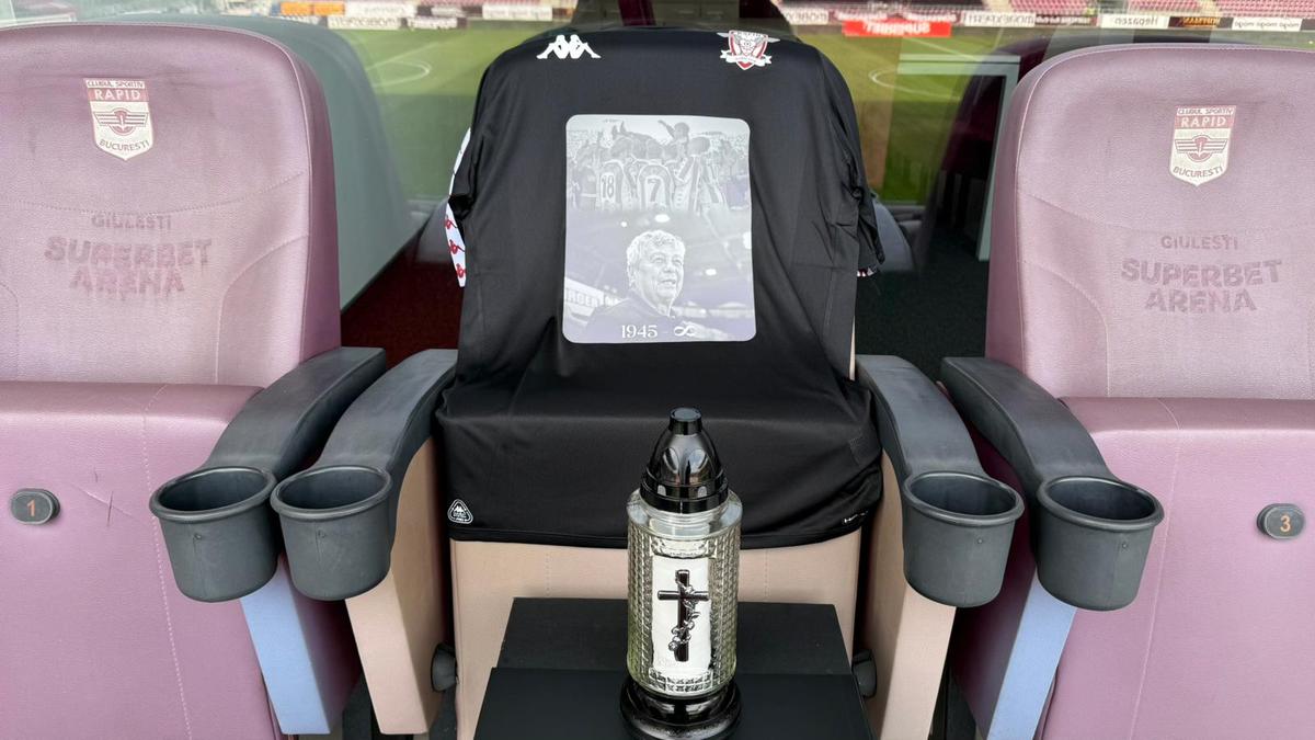 Scaunul lui Mircea Lucescu din loja de pe stadionul Giulești