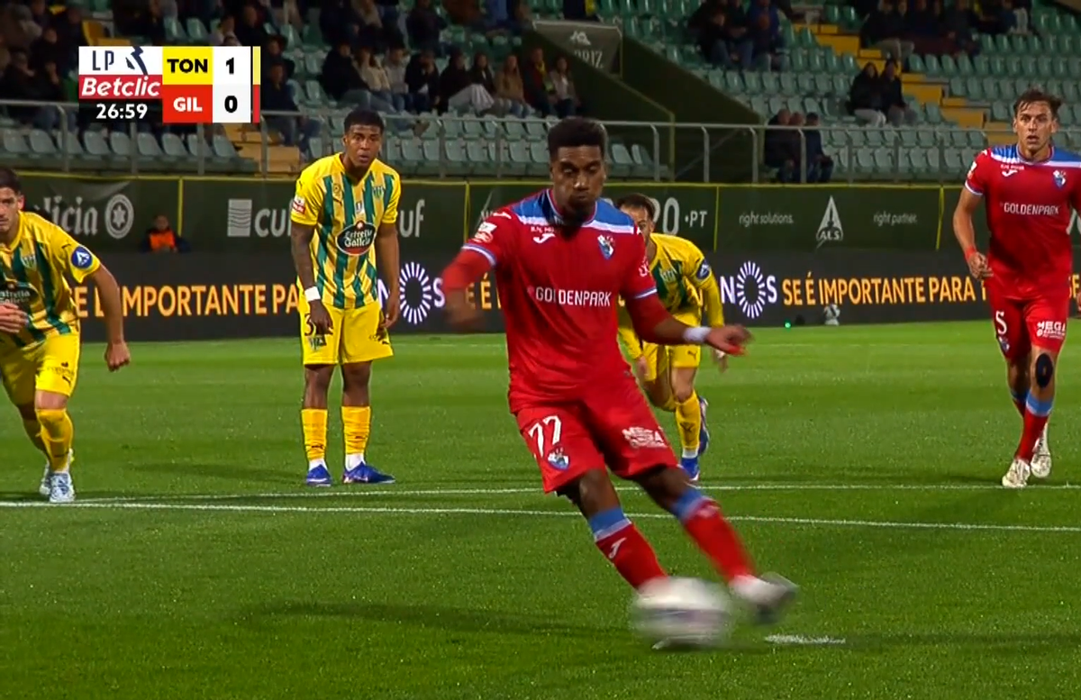 Noua regulă a penalty-ului aplicată într-un meci din prima ligă