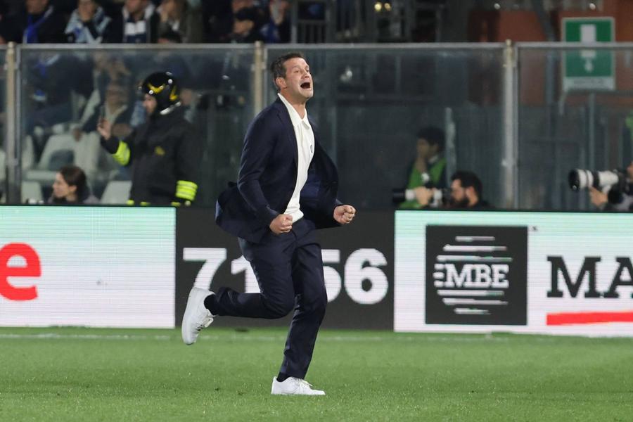Bucuria lui Cristi Chivu după victoria de la Como (4-3), a 24-a a lui Inter în 32 de etape / Foto: Imago Chivu a luat lumină de titlu