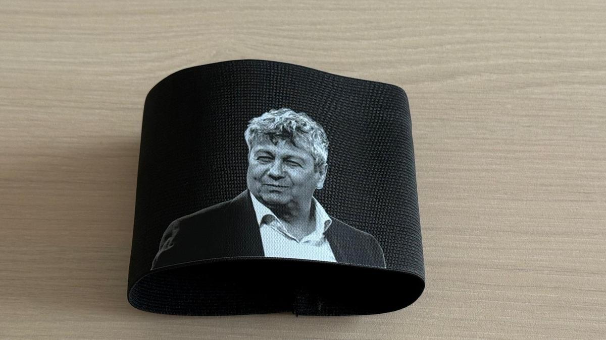 Scaunul lui Mircea Lucescu din loja de pe stadionul Giulești