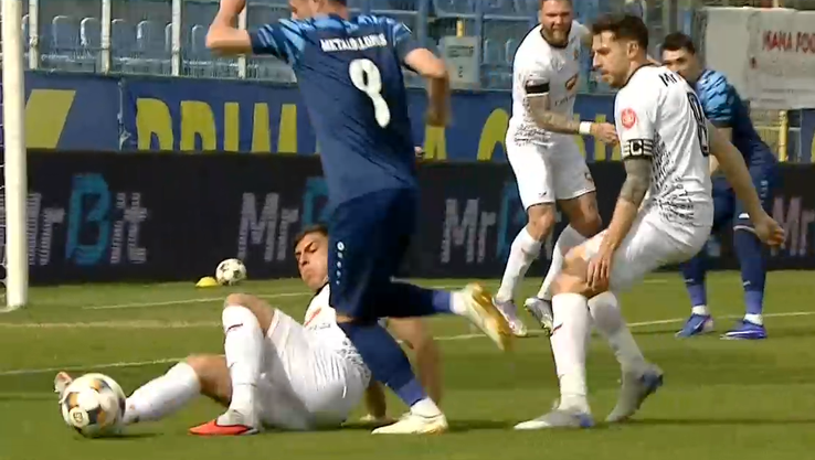 Faza de arbitraj care l-a nemulțumit pe Florin Bratu / foto: captură Digi Sport