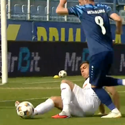 Faza de arbitraj care l-a nemulțumit pe Florin Bratu / foto: captură Digi Sport